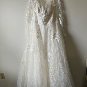Oleg Cassini Ivory Lace Gown with Silver Embroidery